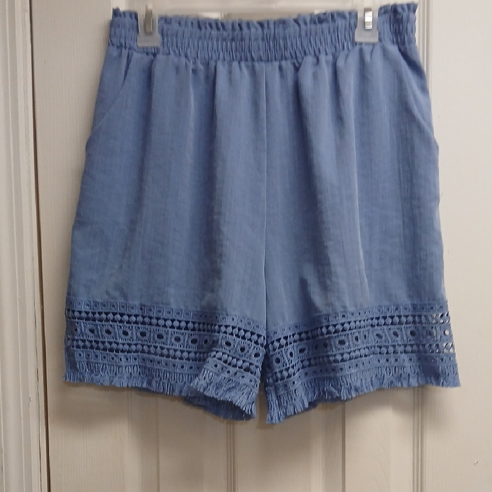Light Blue Crochet-Hem Women's Bermuda Shorts